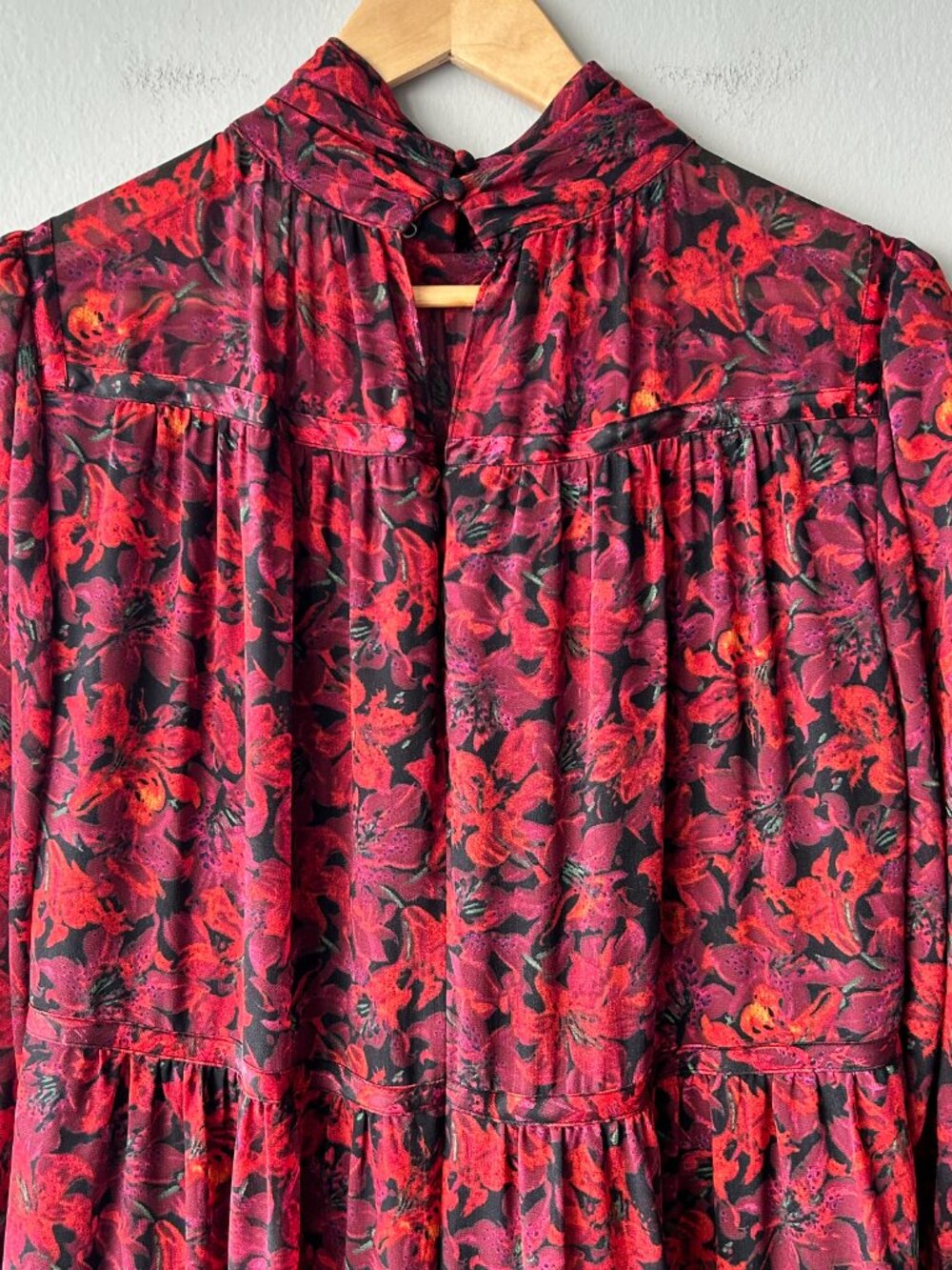 Cinq à Sept Drew High Neck Tiered Floral Mini Dress Red Black Size 12 - Picture 5 of 10